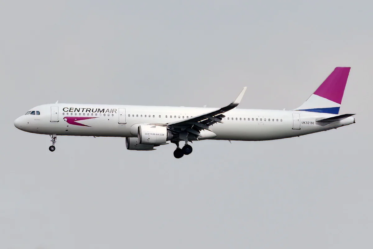 Centrum_Air_UK32130_Airbus_A321-251N_2025-10-25_15-34-56